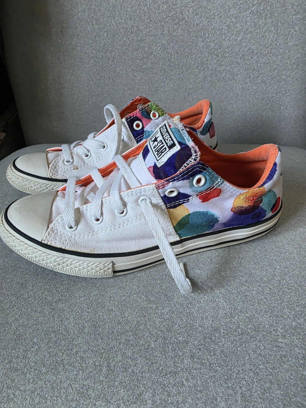 Converse Junior Size 5 Low Top Sneakers - White with Multicolor Accent